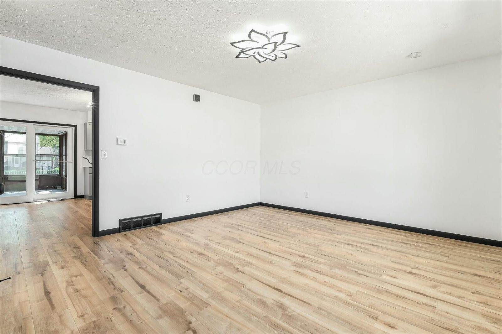 239 Chapelfield Road, Columbus, OH 43230