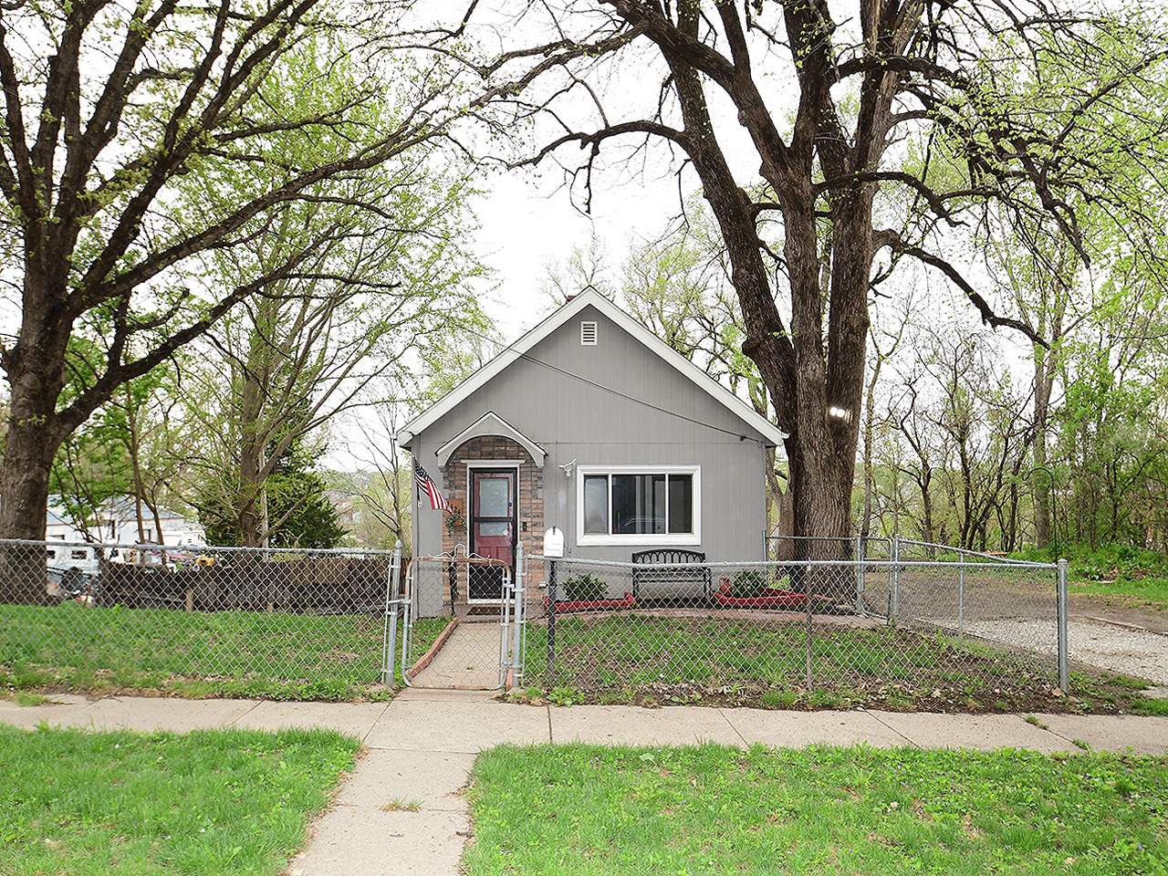 1424 South 18 Street, Omaha, NE 68108