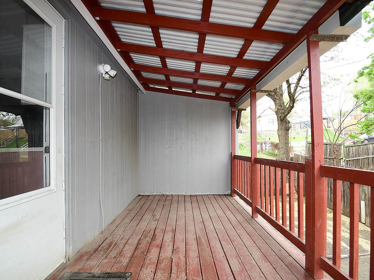 1424 South 18 Street, Omaha, NE 68108