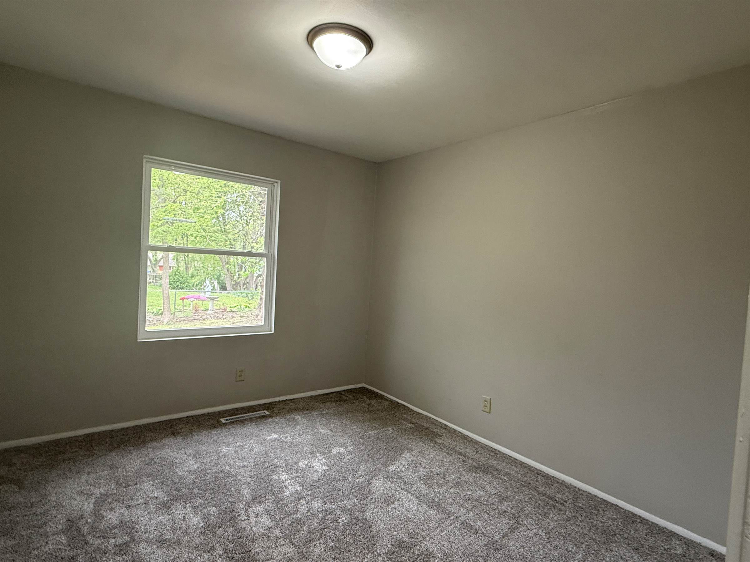 4212 SW 28th TER, Topeka, KS 66611