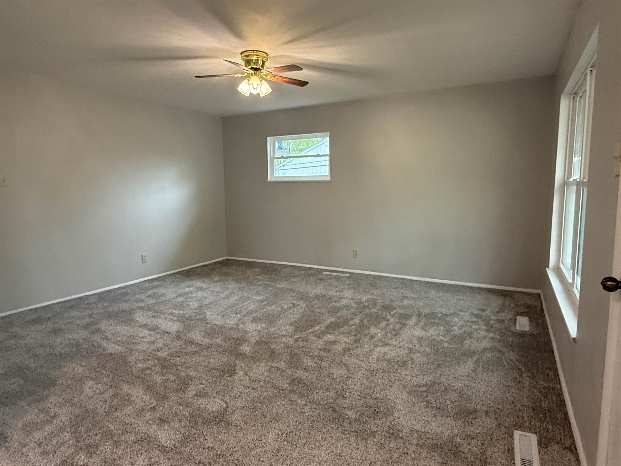 4212 SW 28th TER, Topeka, KS 66611