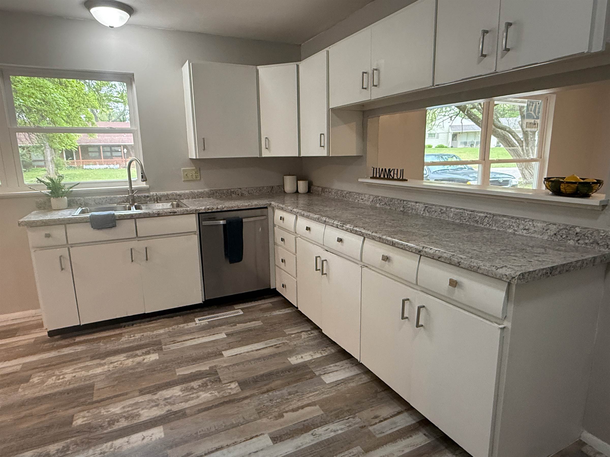 4212 SW 28th TER, Topeka, KS 66611