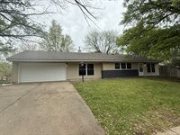 4212 SW 28th TER, Topeka, KS 66611