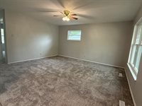 4212 SW 28th TER, Topeka, KS 66611