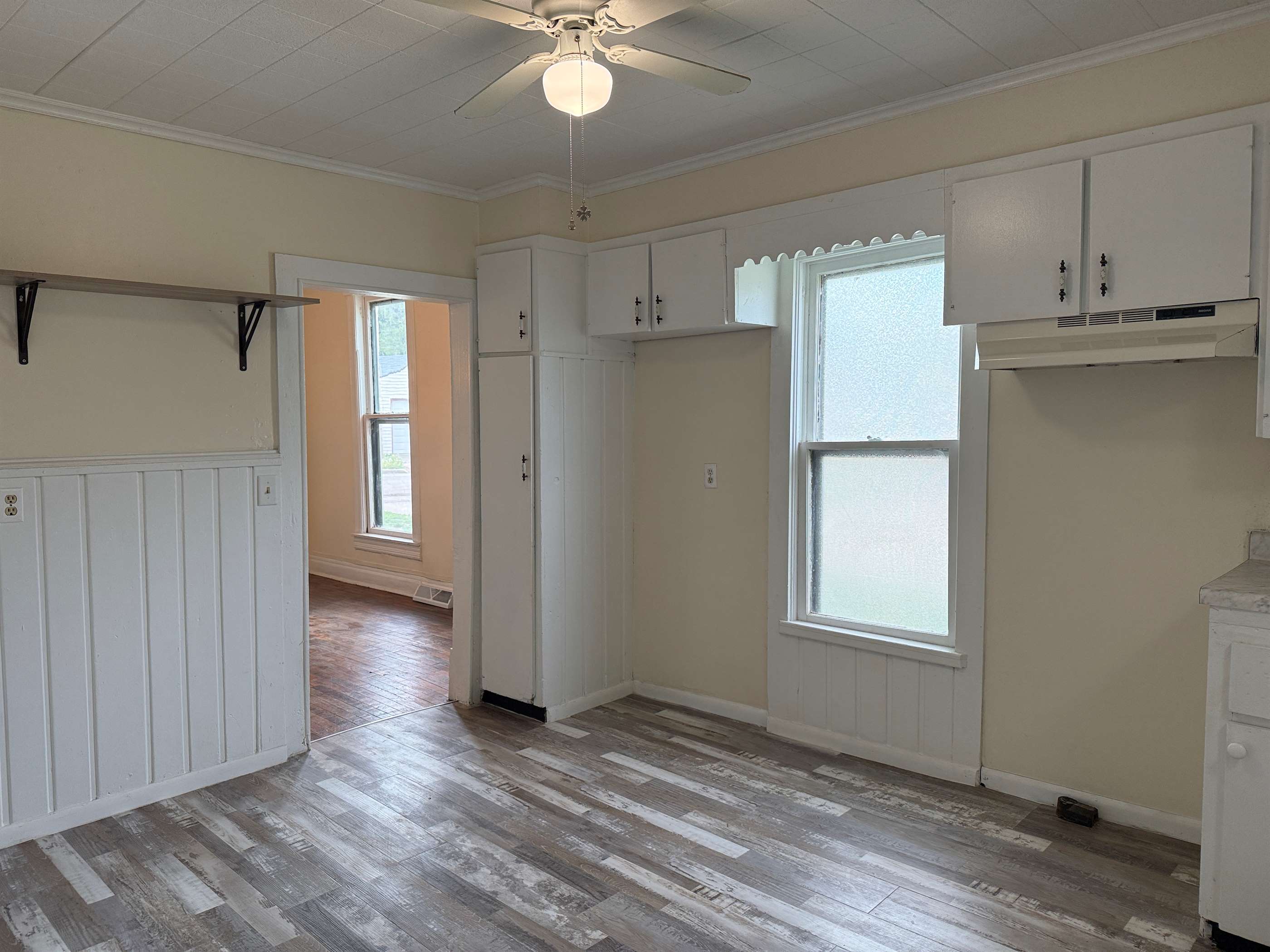 2306 SW Duane St, Topeka, KS 66608