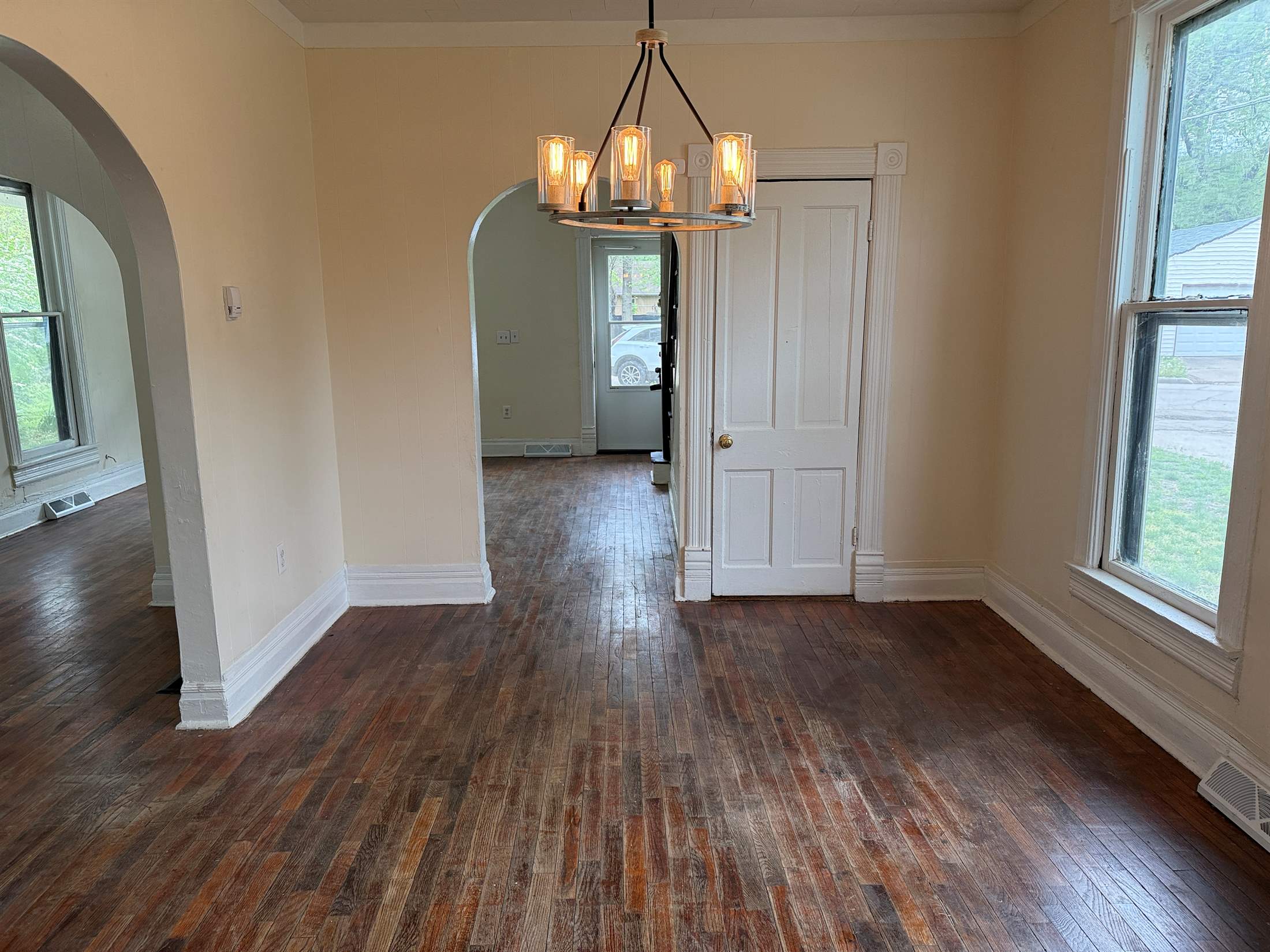 2306 SW Duane St, Topeka, KS 66608