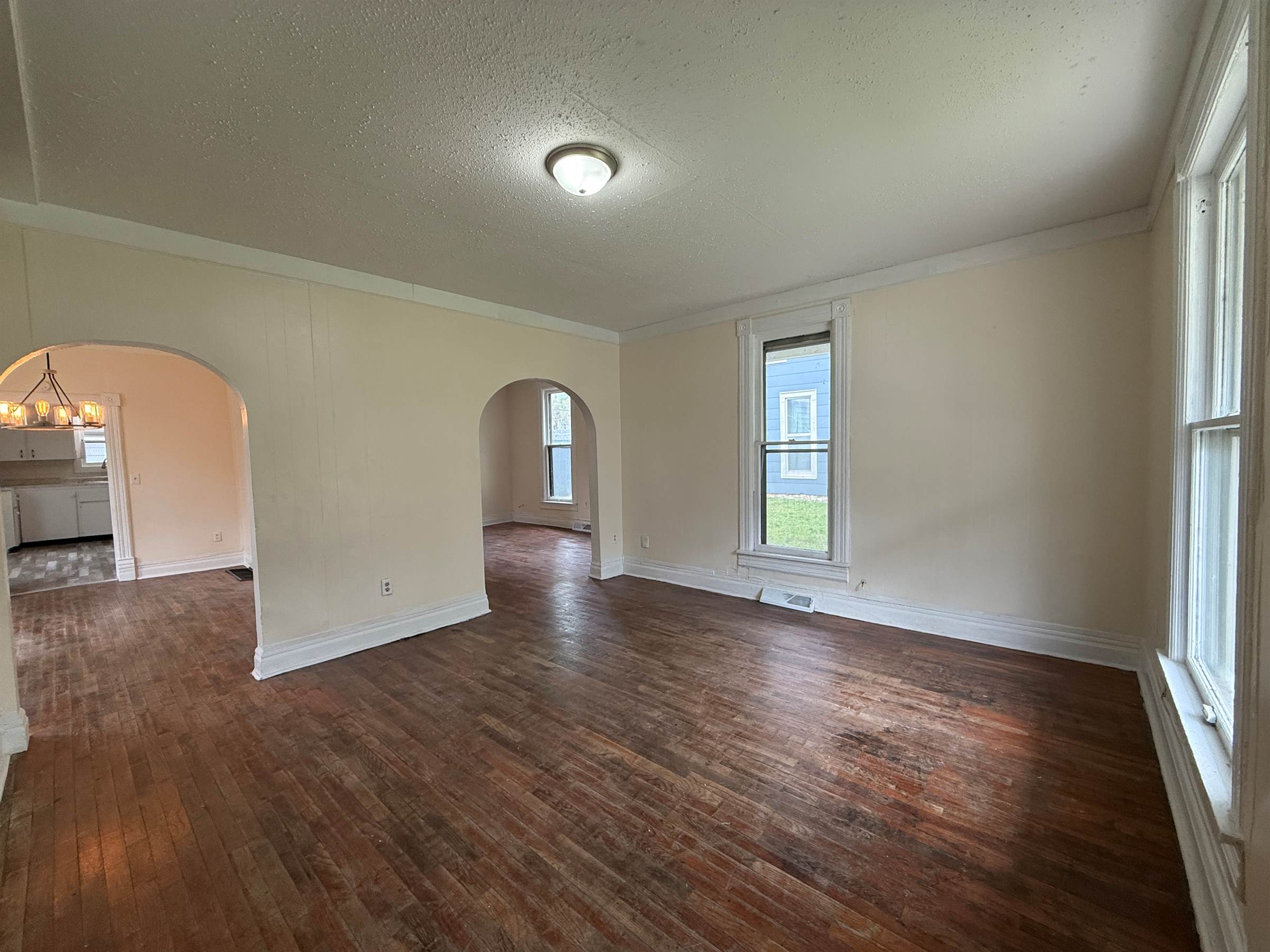 2306 SW Duane St, Topeka, KS 66608