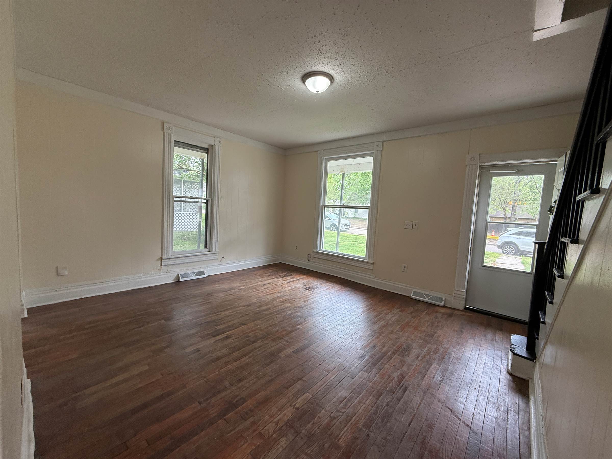 2306 SW Duane St, Topeka, KS 66608