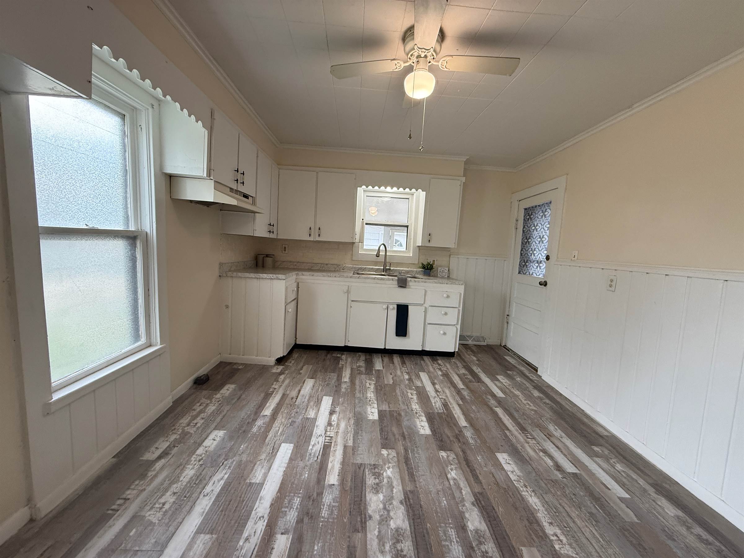 2306 SW Duane St, Topeka, KS 66608