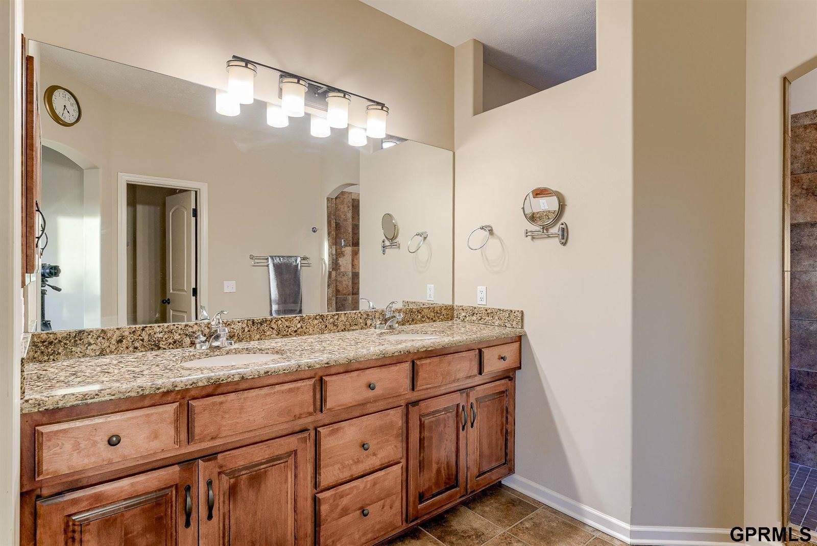 6104 South 193 Street, Omaha, NE 68135