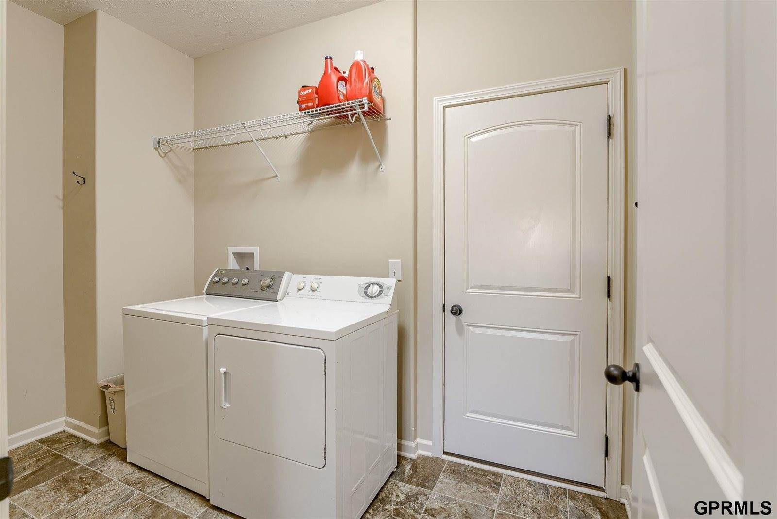 6104 South 193 Street, Omaha, NE 68135