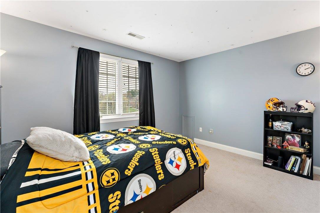 137 Bittersweet Circle, Peters Township, PA 15367