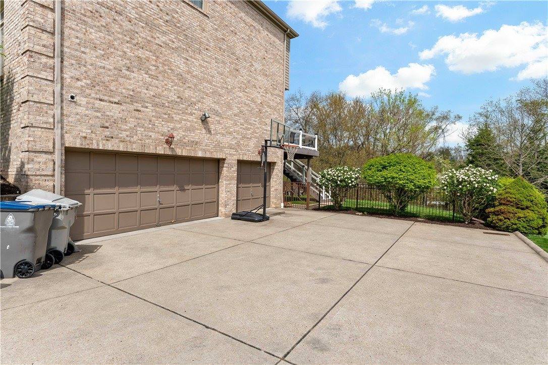 137 Bittersweet Circle, Peters Township, PA 15367