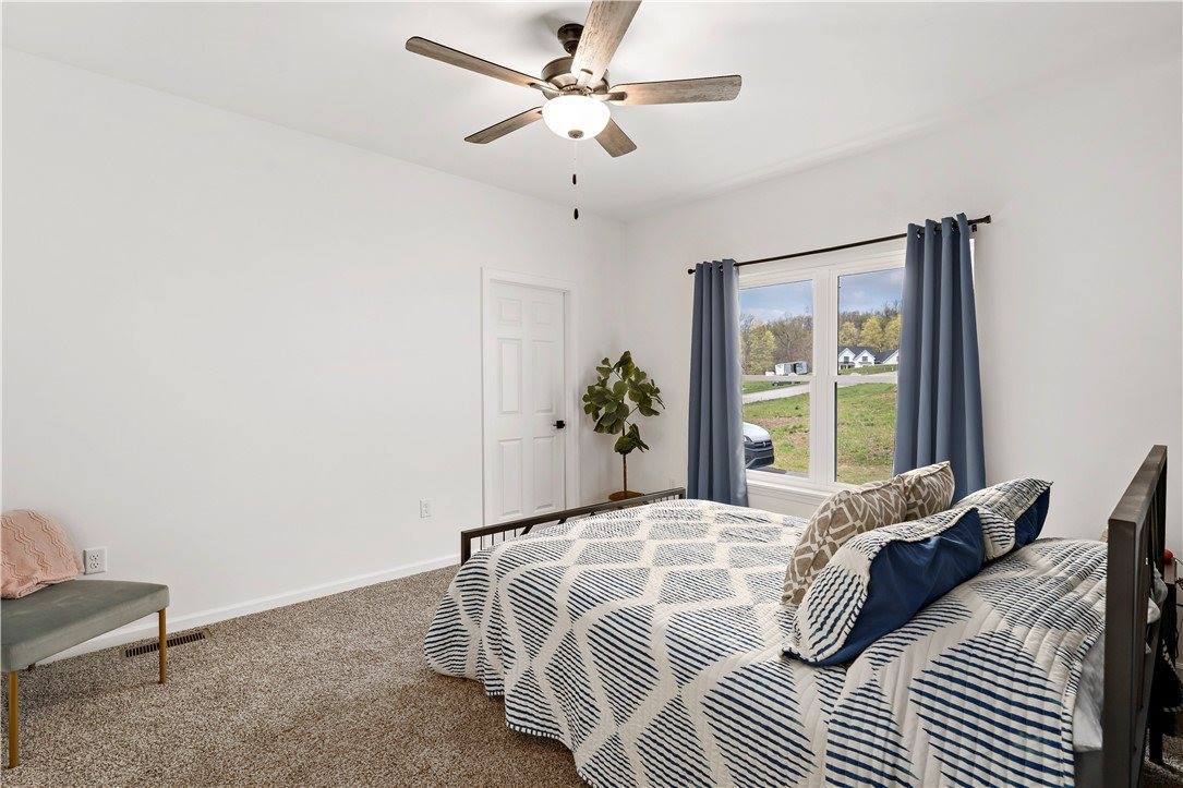 300 Timberline Dr, North Franklin Township, PA 15301