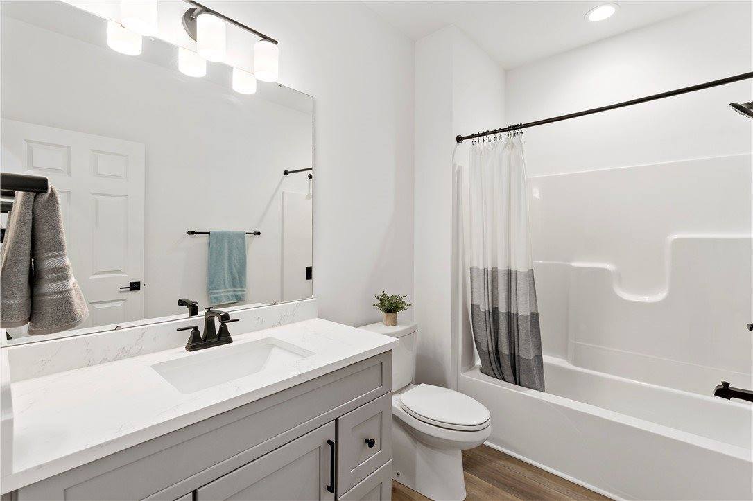 300 Timberline Dr, North Franklin Township, PA 15301