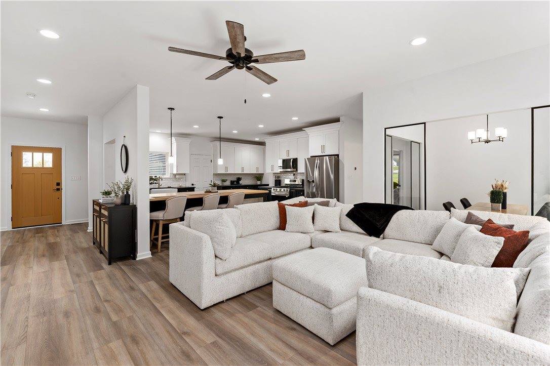 300 Timberline Dr, North Franklin Township, PA 15301