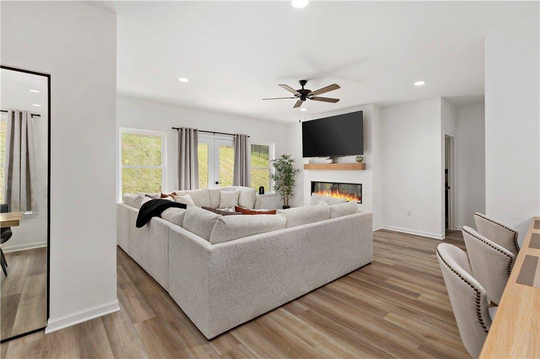 300 Timberline Dr, North Franklin Township, PA 15301