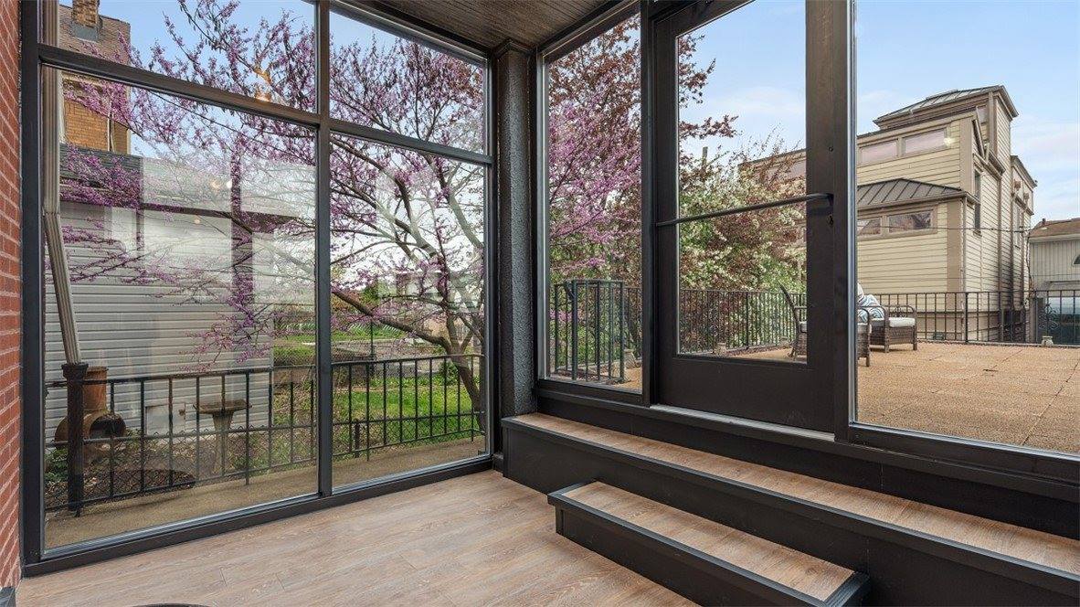 347 Bailey Ave, Mt Washington, PA 15211