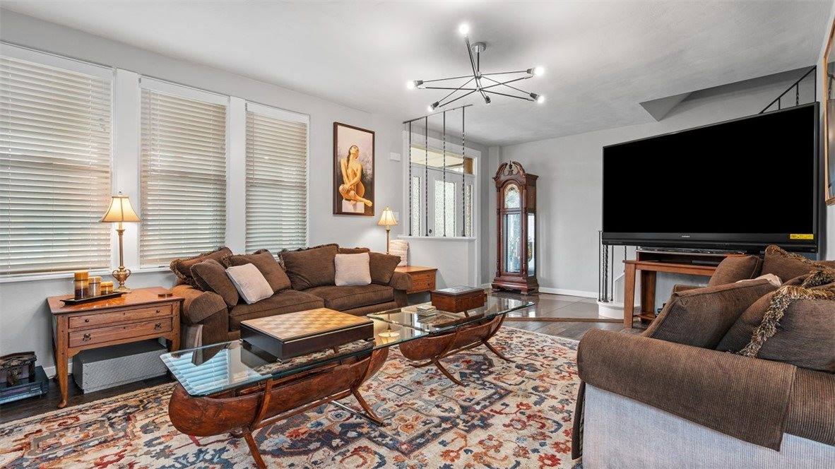 347 Bailey Ave, Mt Washington, PA 15211