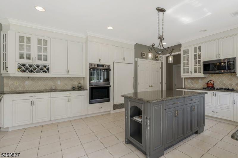 41 Briarwood Drive East, Warren Township, NJ 07059