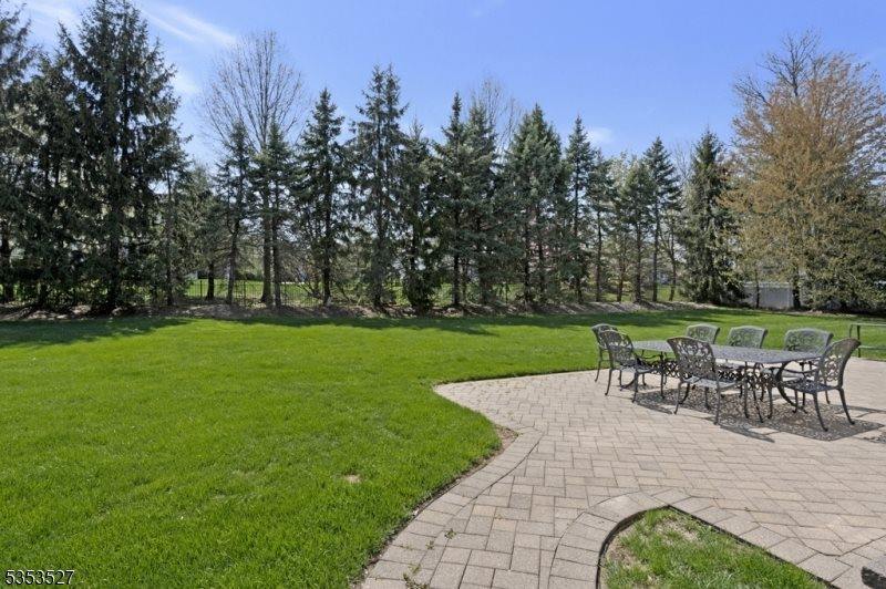 41 Briarwood Drive East, Warren Township, NJ 07059