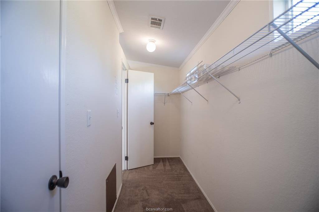 5511 Mesquite Meadow Lane, Bryan, TX 77808