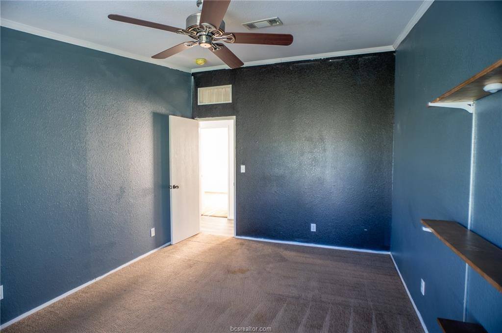 5511 Mesquite Meadow Lane, Bryan, TX 77808