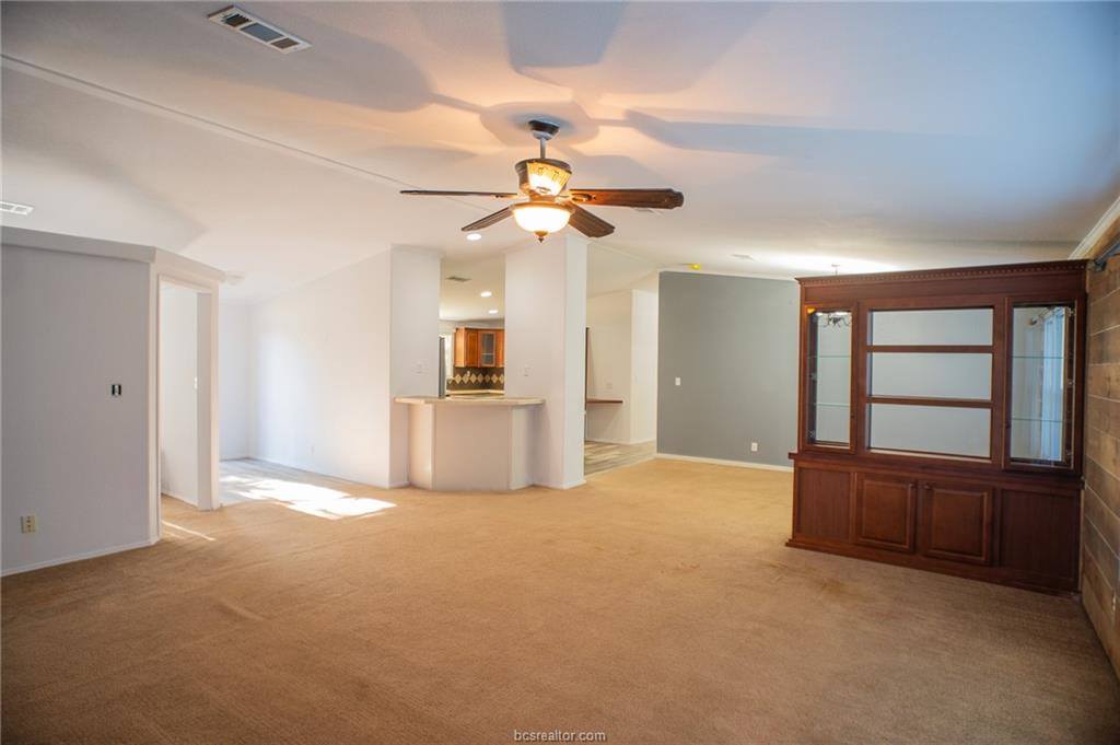 5511 Mesquite Meadow Lane, Bryan, TX 77808