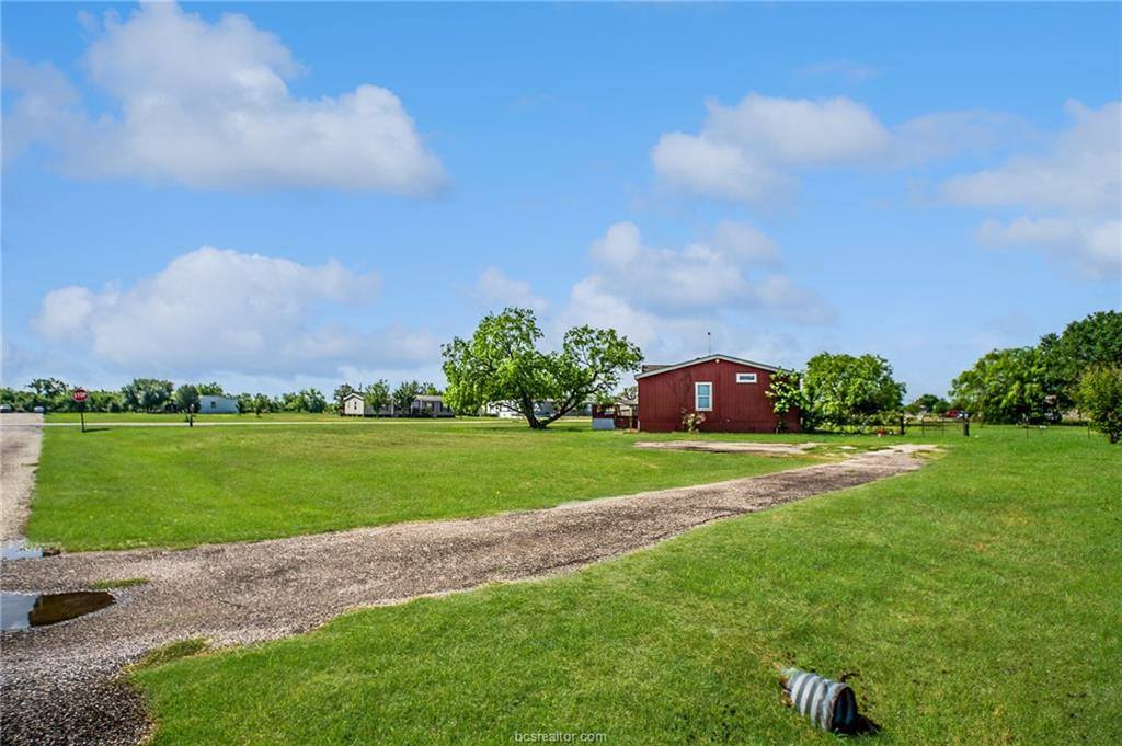 5511 Mesquite Meadow Lane, Bryan, TX 77808