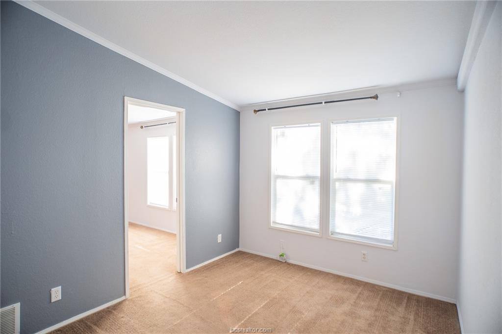 5511 Mesquite Meadow Lane, Bryan, TX 77808