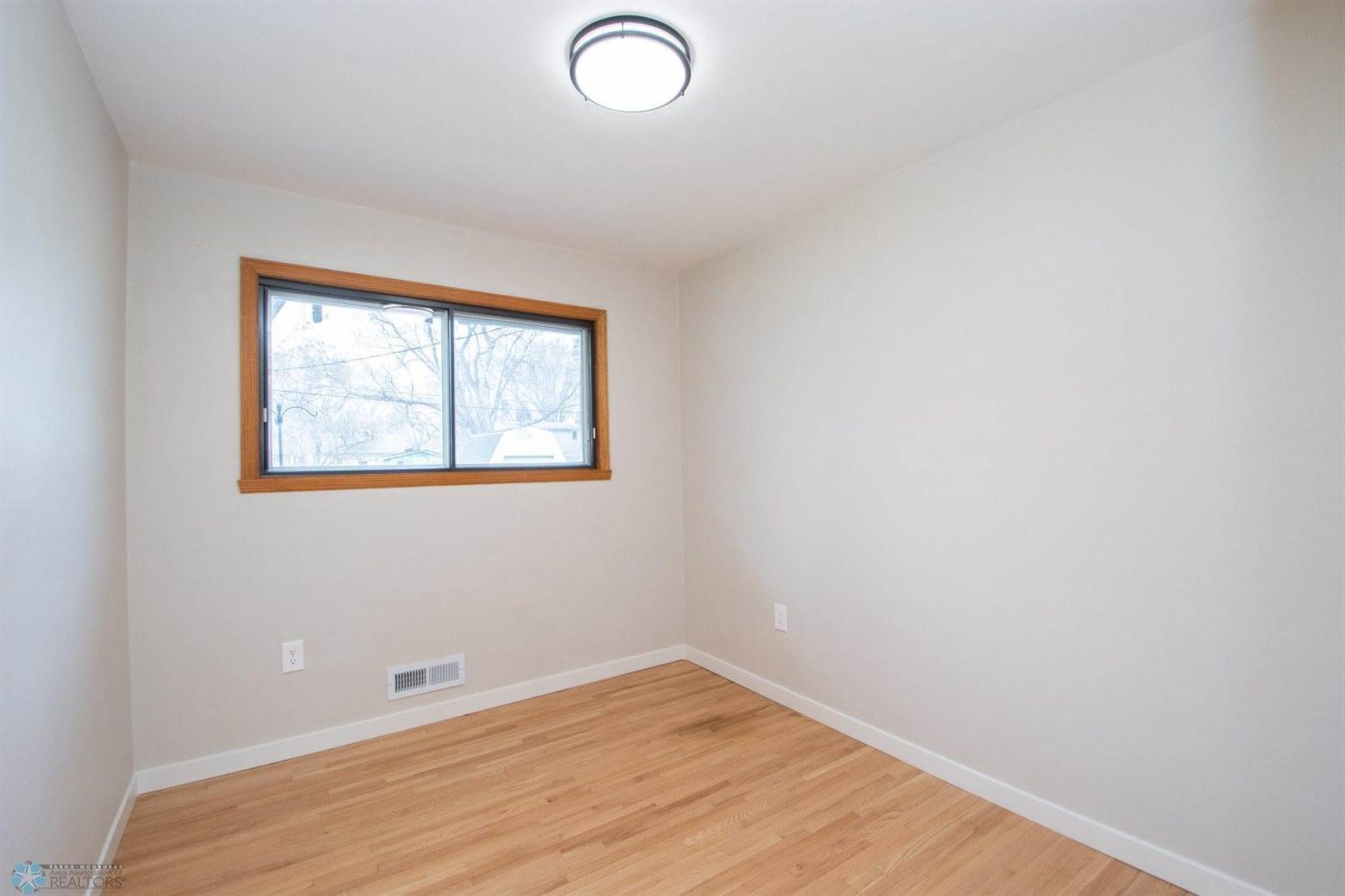 1813 14 1/2 Street South, Fargo, ND 58103