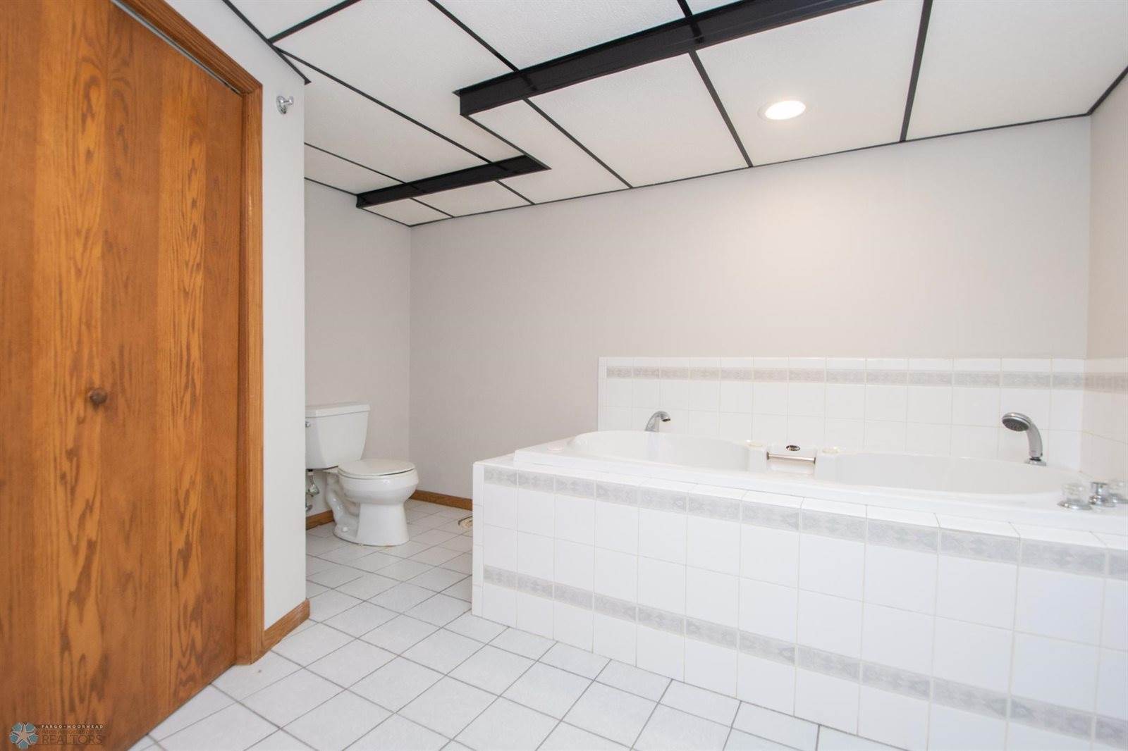 1813 14 1/2 Street South, Fargo, ND 58103