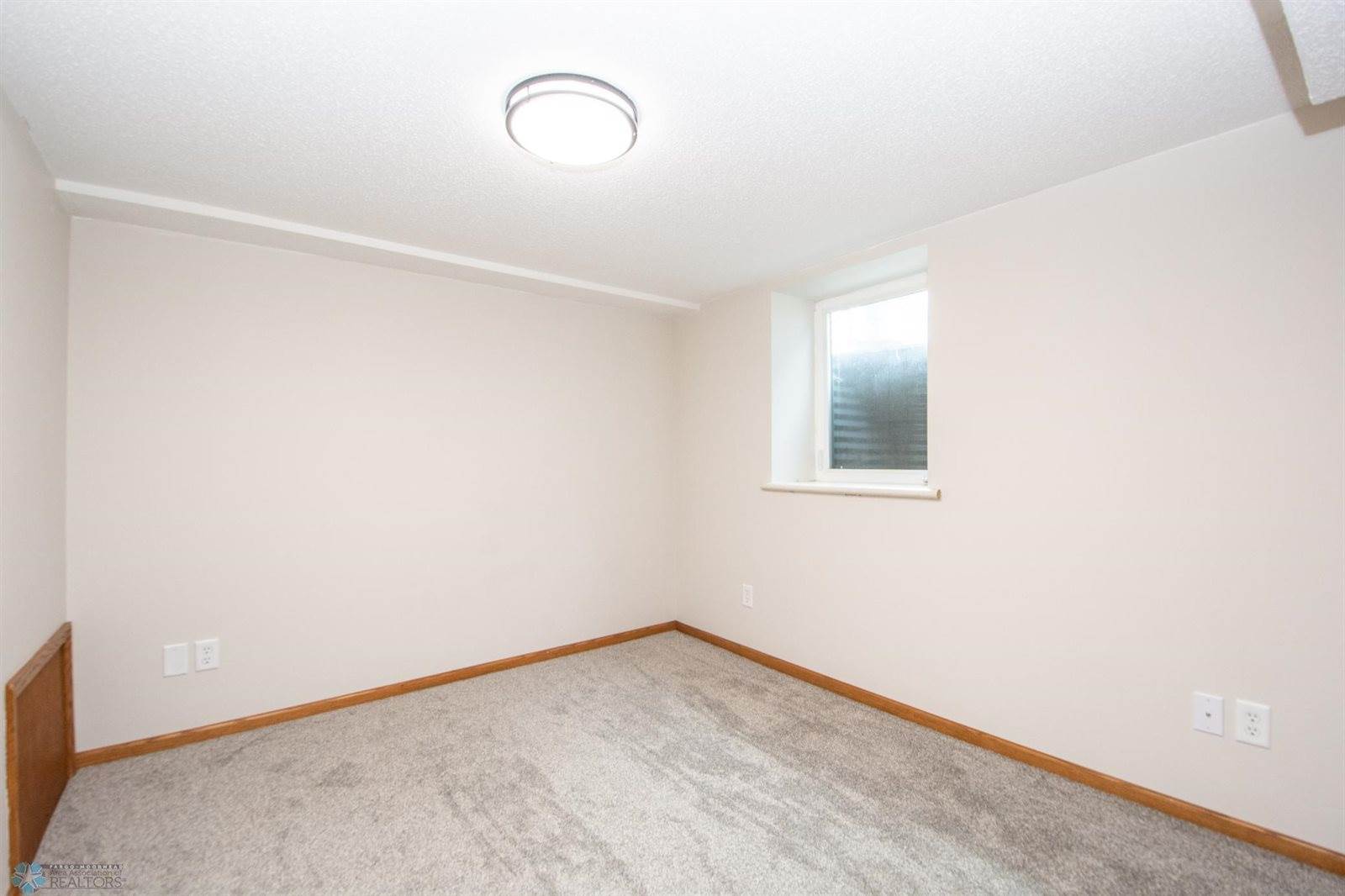 1813 14 1/2 Street South, Fargo, ND 58103