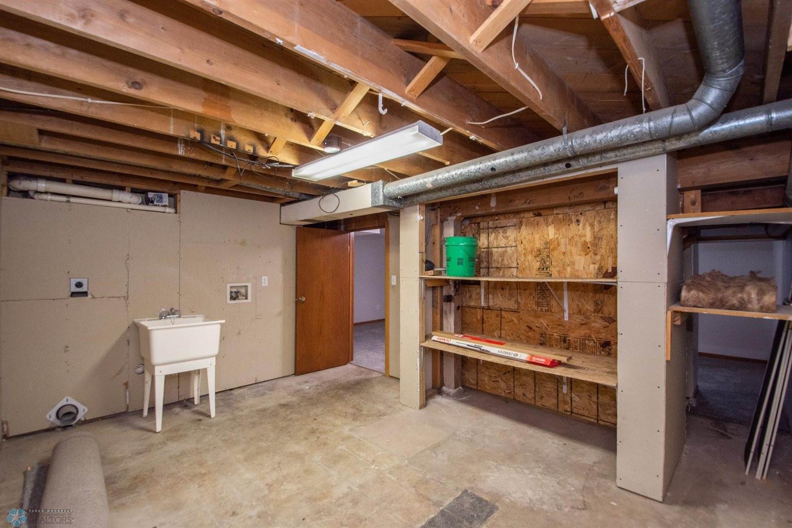 1813 14 1/2 Street South, Fargo, ND 58103