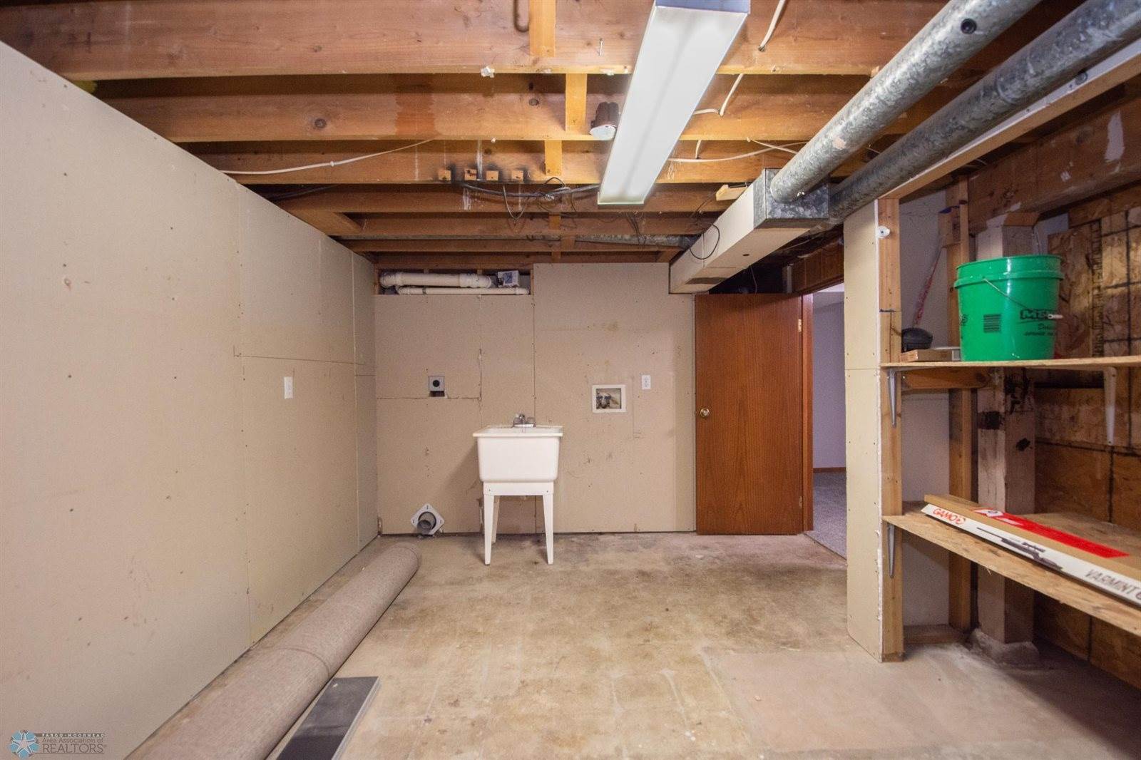 1813 14 1/2 Street South, Fargo, ND 58103