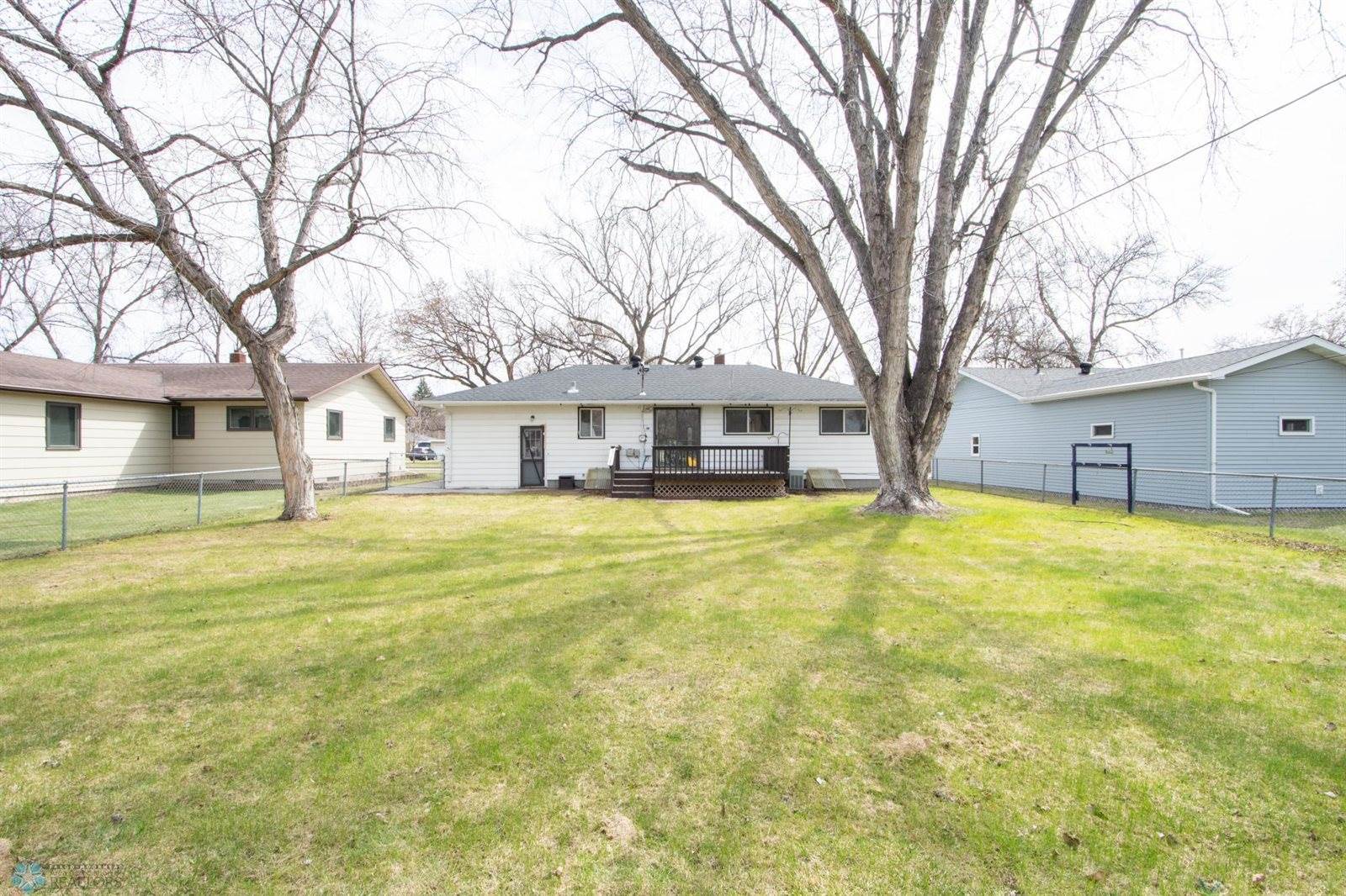 1813 14 1/2 Street South, Fargo, ND 58103