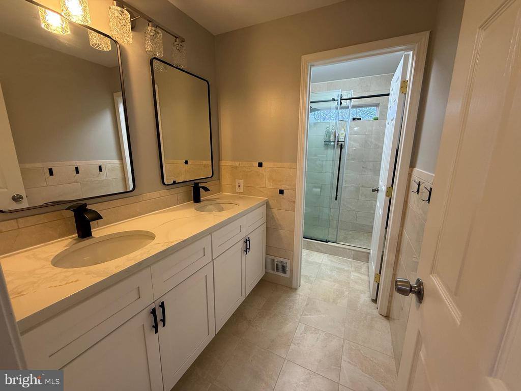 15 Coburn Road, Pennington, NJ 08534