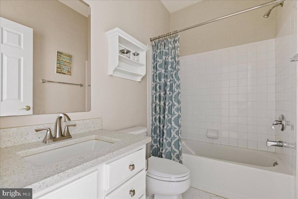 20 Powderhorn Way, Allentown, NJ 08501