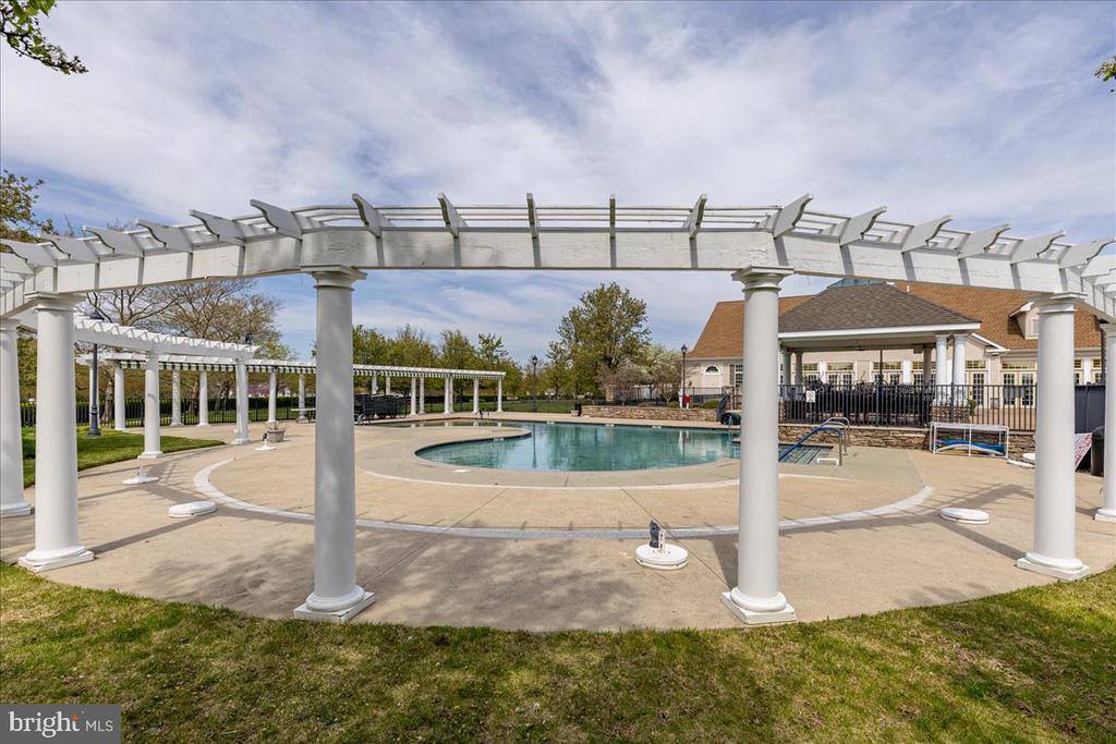 20 Powderhorn Way, Allentown, NJ 08501