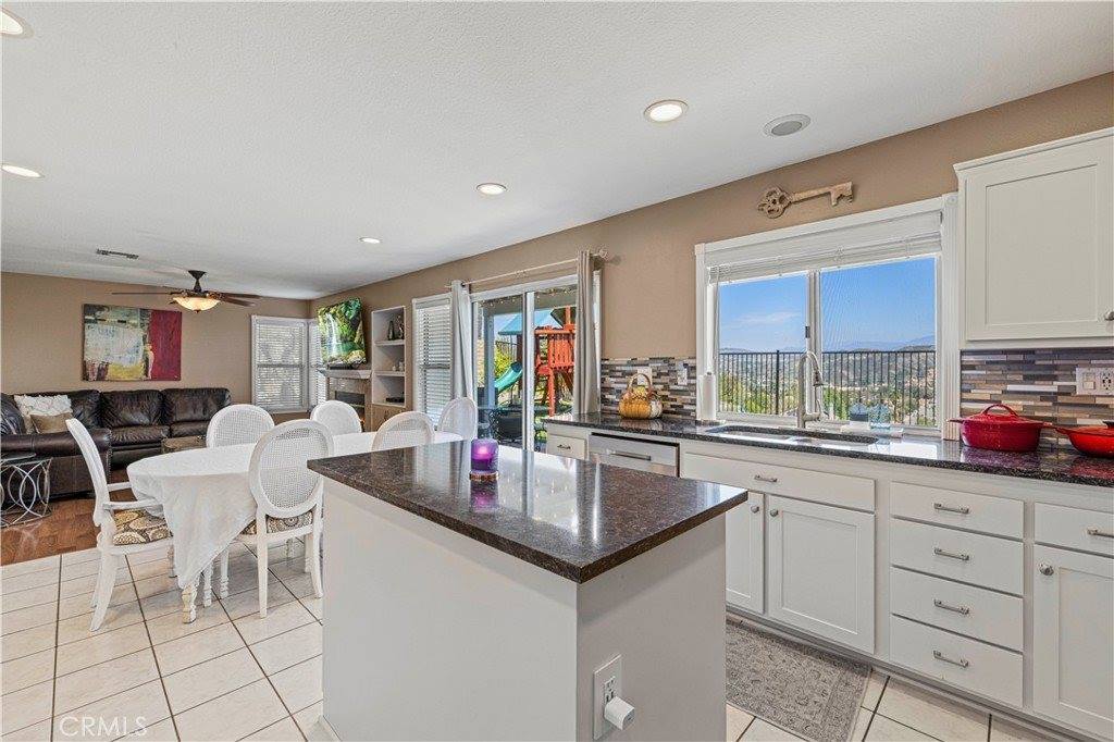 27654 Ron Ridge Drive, Saugus, CA 91350