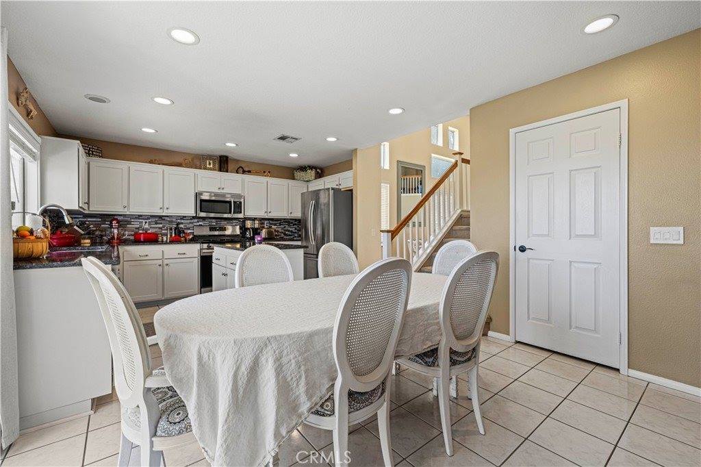 27654 Ron Ridge Drive, Saugus, CA 91350