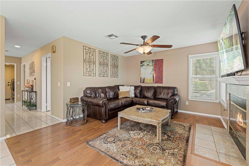 27654 Ron Ridge Drive, Saugus, CA 91350