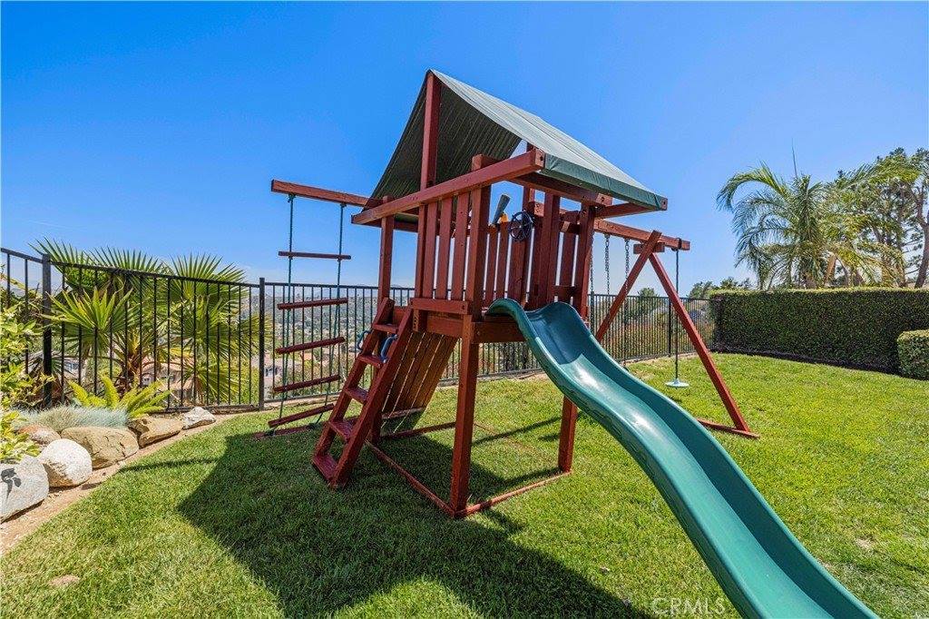 27654 Ron Ridge Drive, Saugus, CA 91350