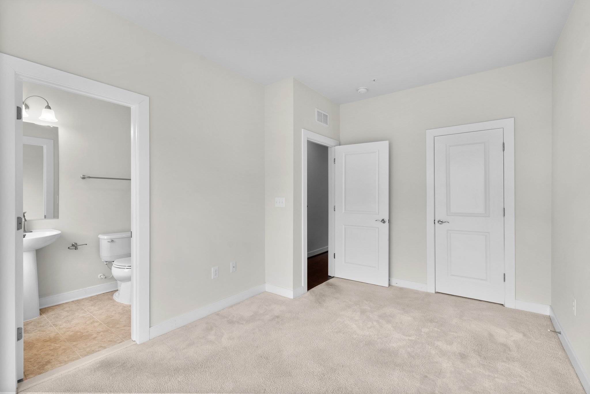 223 Crown Park Ave, Gaithersburg, MD 20878