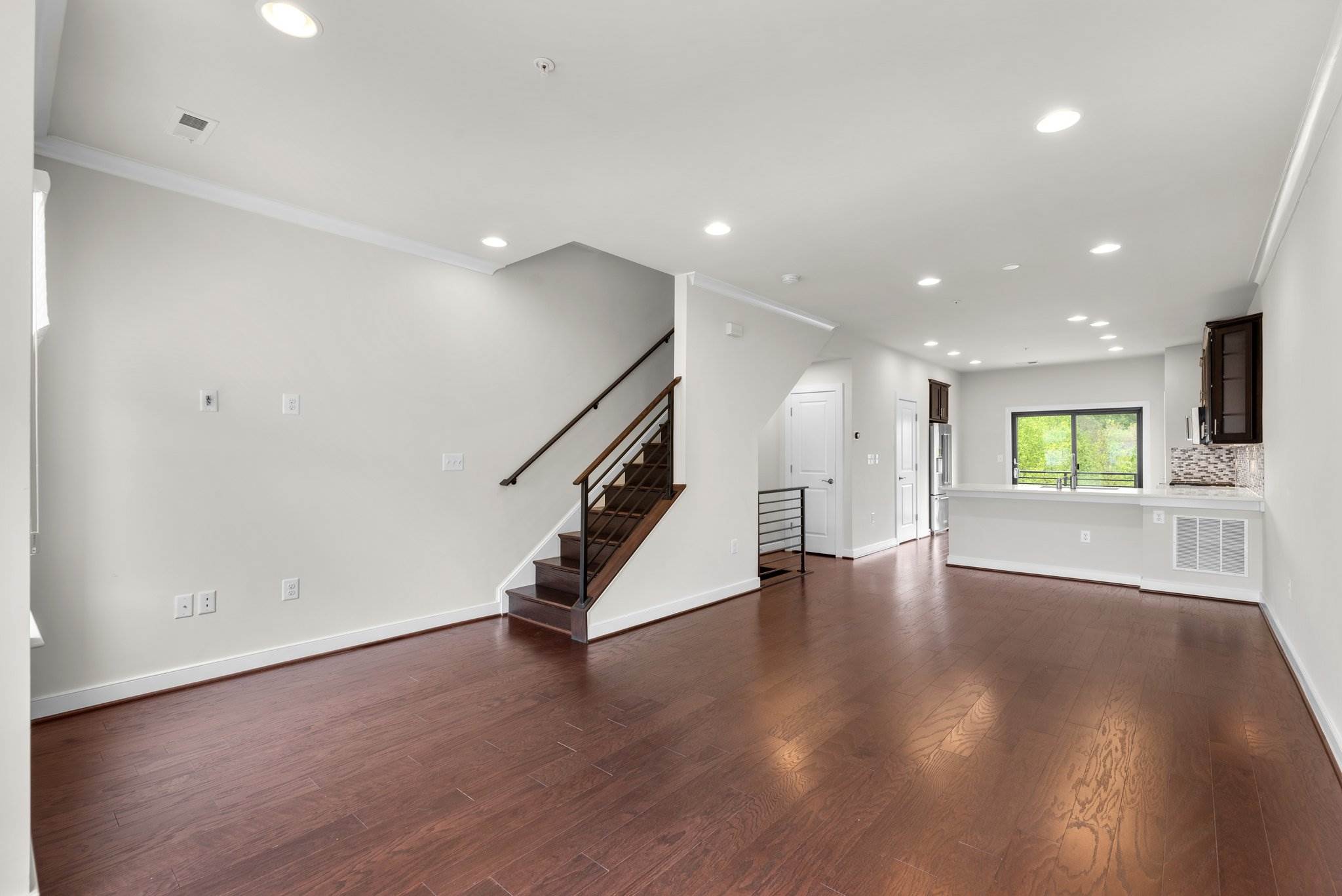 223 Crown Park Ave, Gaithersburg, MD 20878