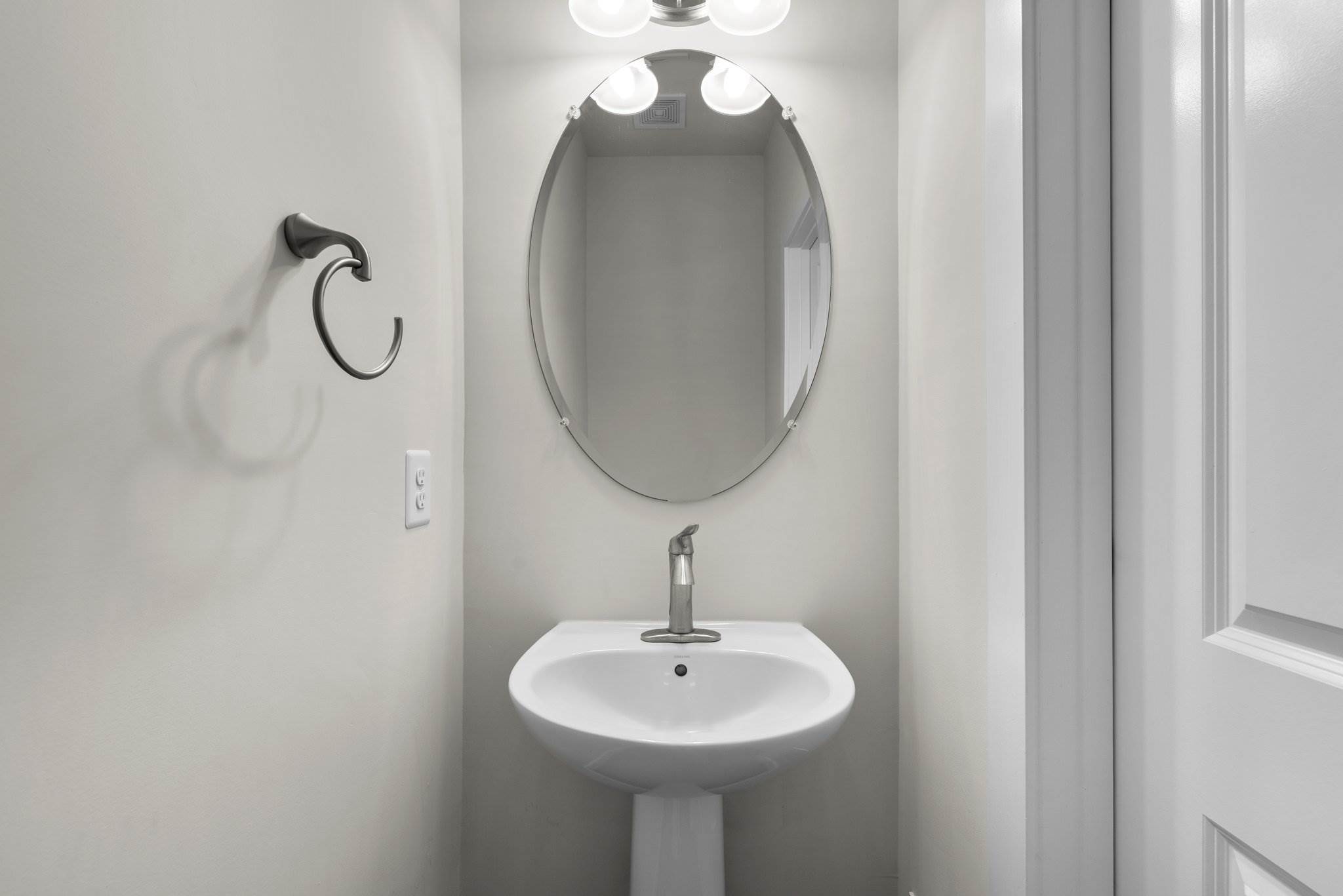 223 Crown Park Ave, Gaithersburg, MD 20878