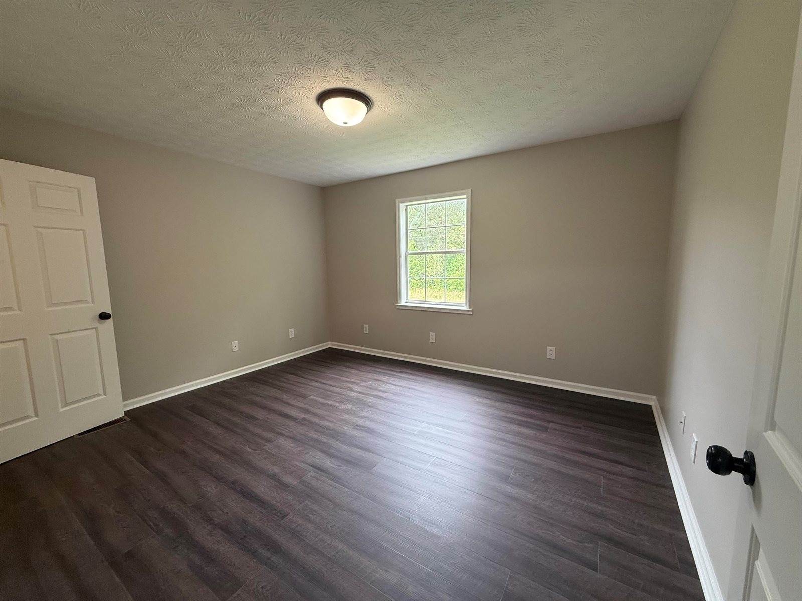 45 Co Rd 1424, Vinemont, AL 35179