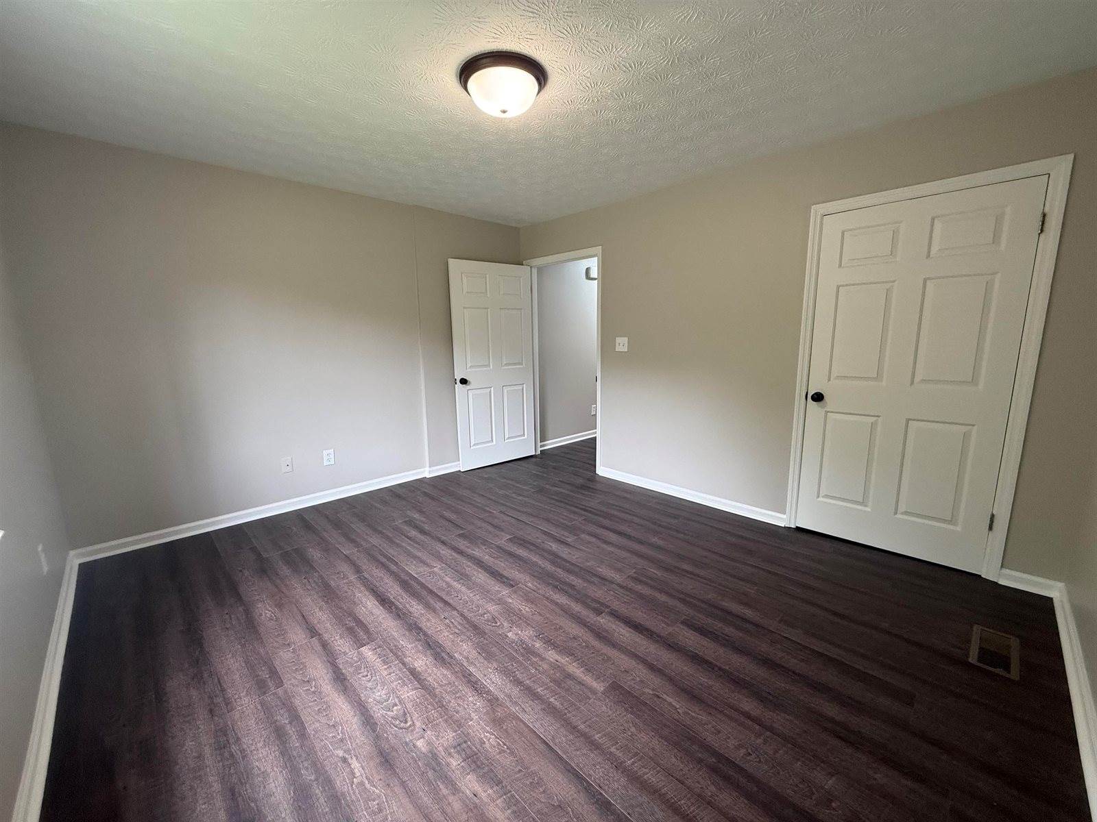 45 Co Rd 1424, Vinemont, AL 35179