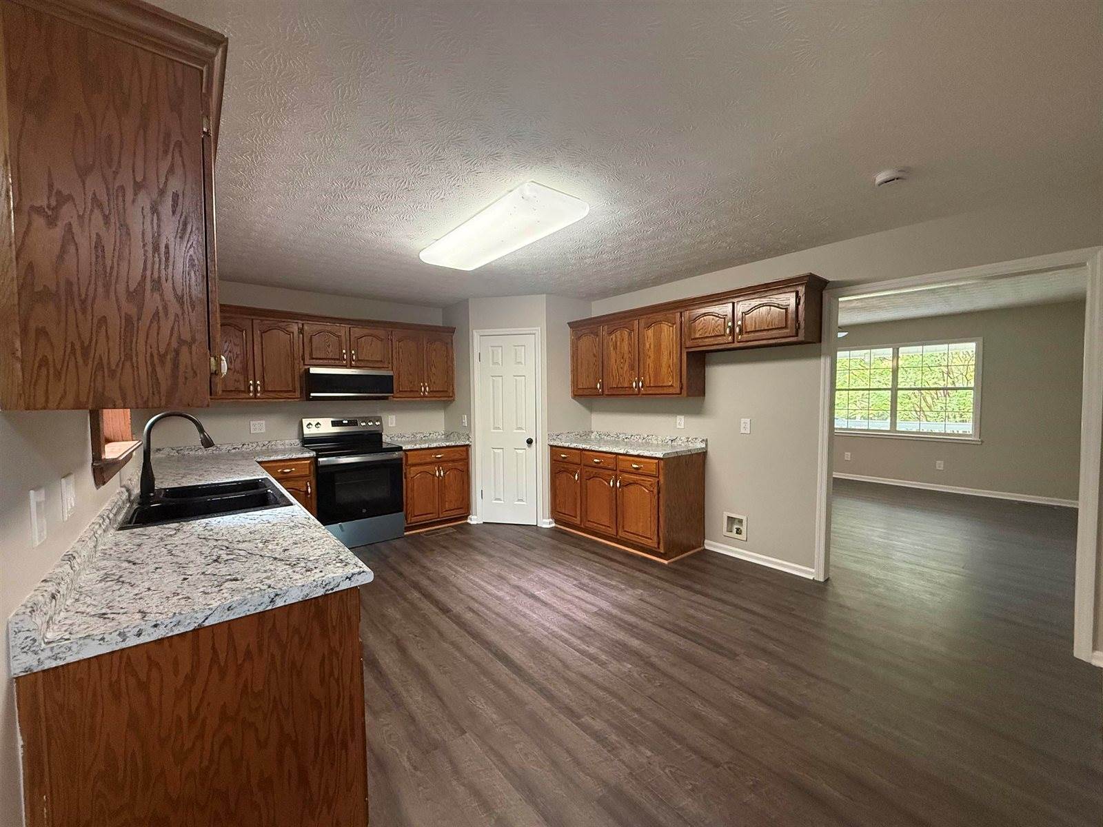 45 Co Rd 1424, Vinemont, AL 35179