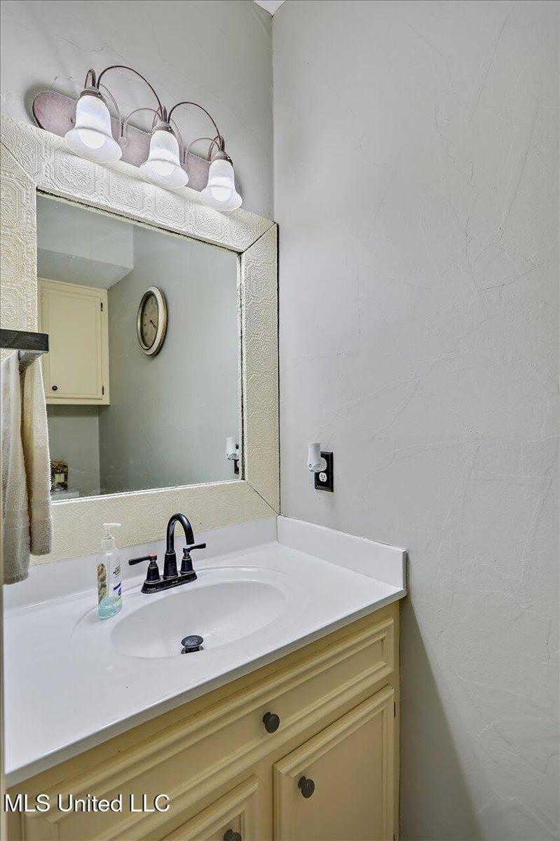 102 Parkview Lane, Brandon, MS 39047